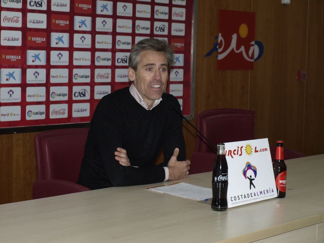 Miguel Ángel Corona en rueda de prensa.