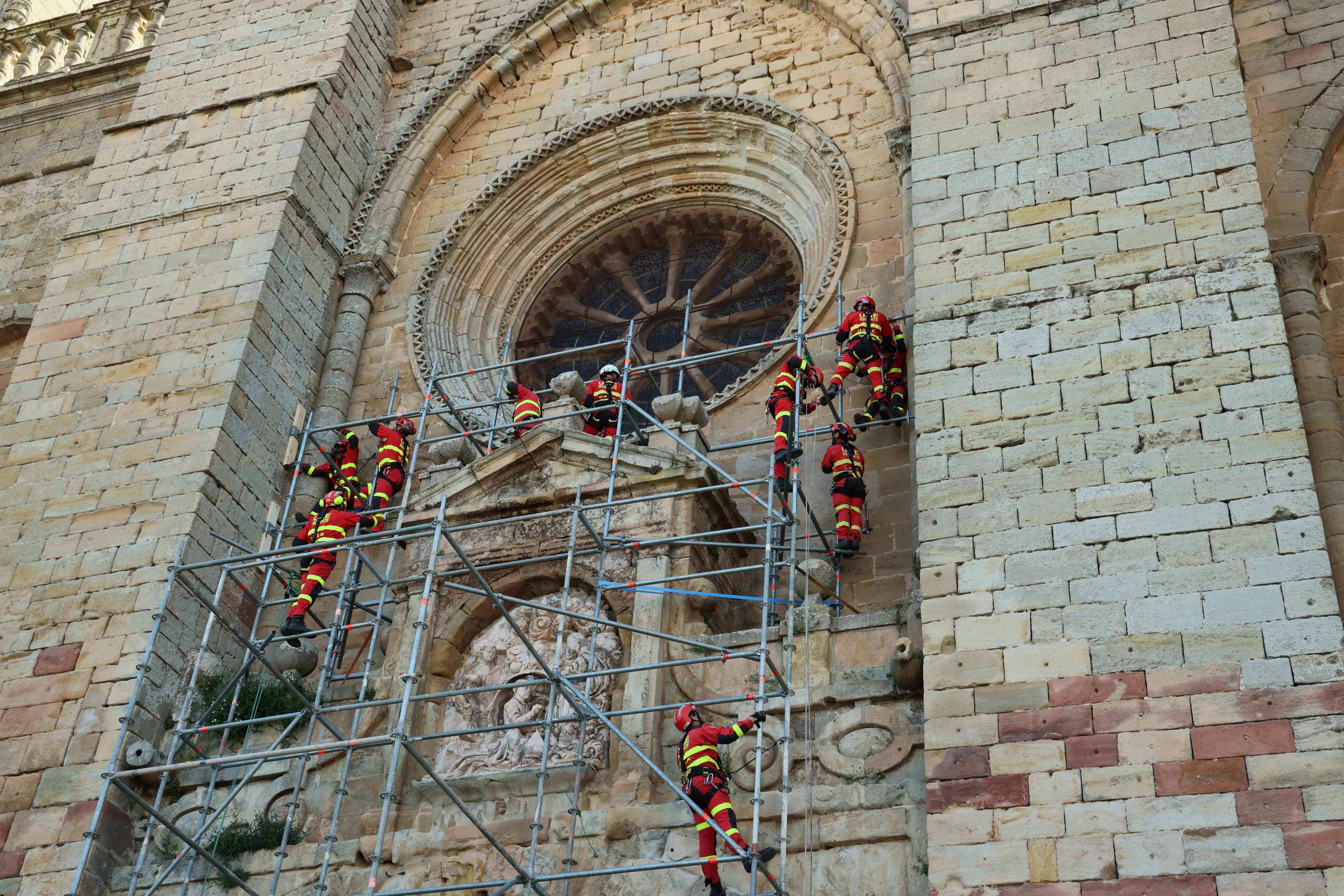 Bomberos en la Catedral de Santa María