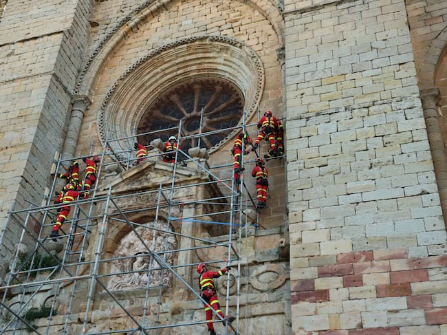 Bomberos en la Catedral de Santa María