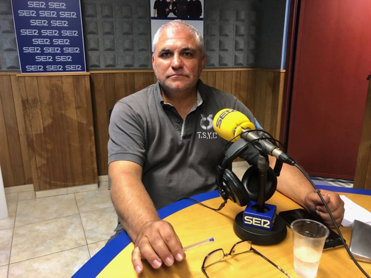 Los fines de semana salvan una temporada irregular para el sector del taxi pitiuso