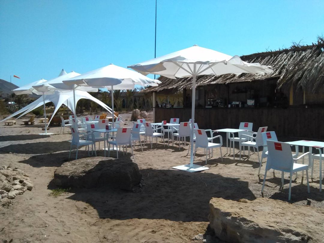 Chiringuito Tortuga Mora en la playa del Sombrerico, calabardina, Aguilas