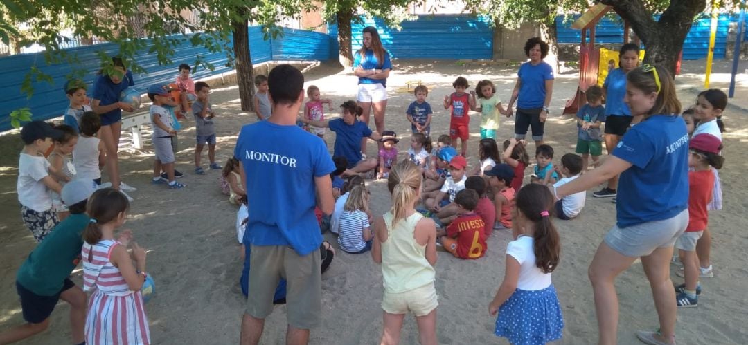 Monitores en el campamento de verano de Soto