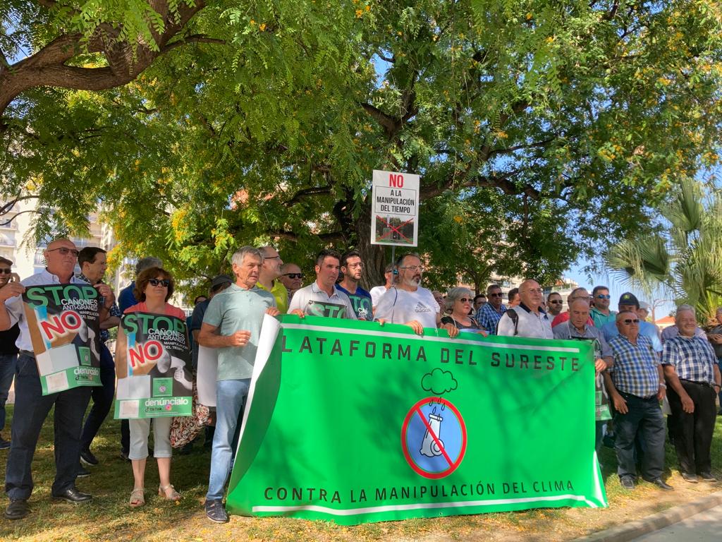 Protesta frente a la Delegación del Gobierno