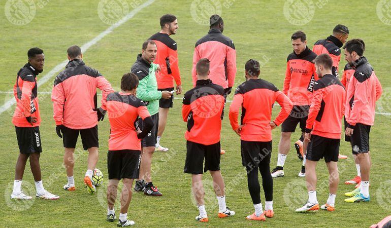 Juan Eduardo Esnáider durante la última sesión de entrenamiento antes del partido en Anoeta