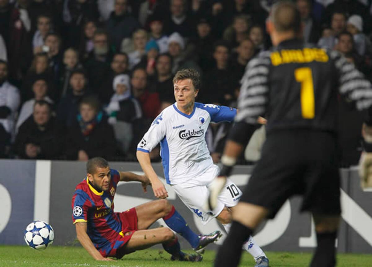 El veterano jugador del Copenhague Jesper Gronkjaer, uno de los destacados del partido de la Liga de Campeones contra el F.C. Barcelona