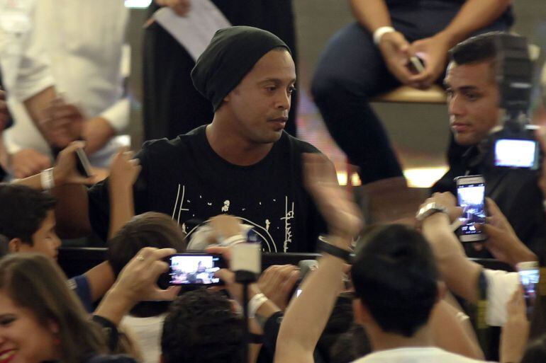 Ronaldinho durante su estancia en Honduras para jugar un amistoso el domingo