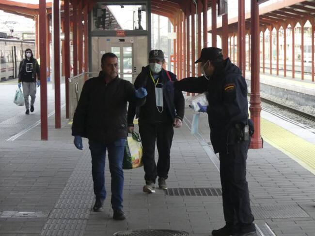 Reparto Mascarillas estación de Guadalajara