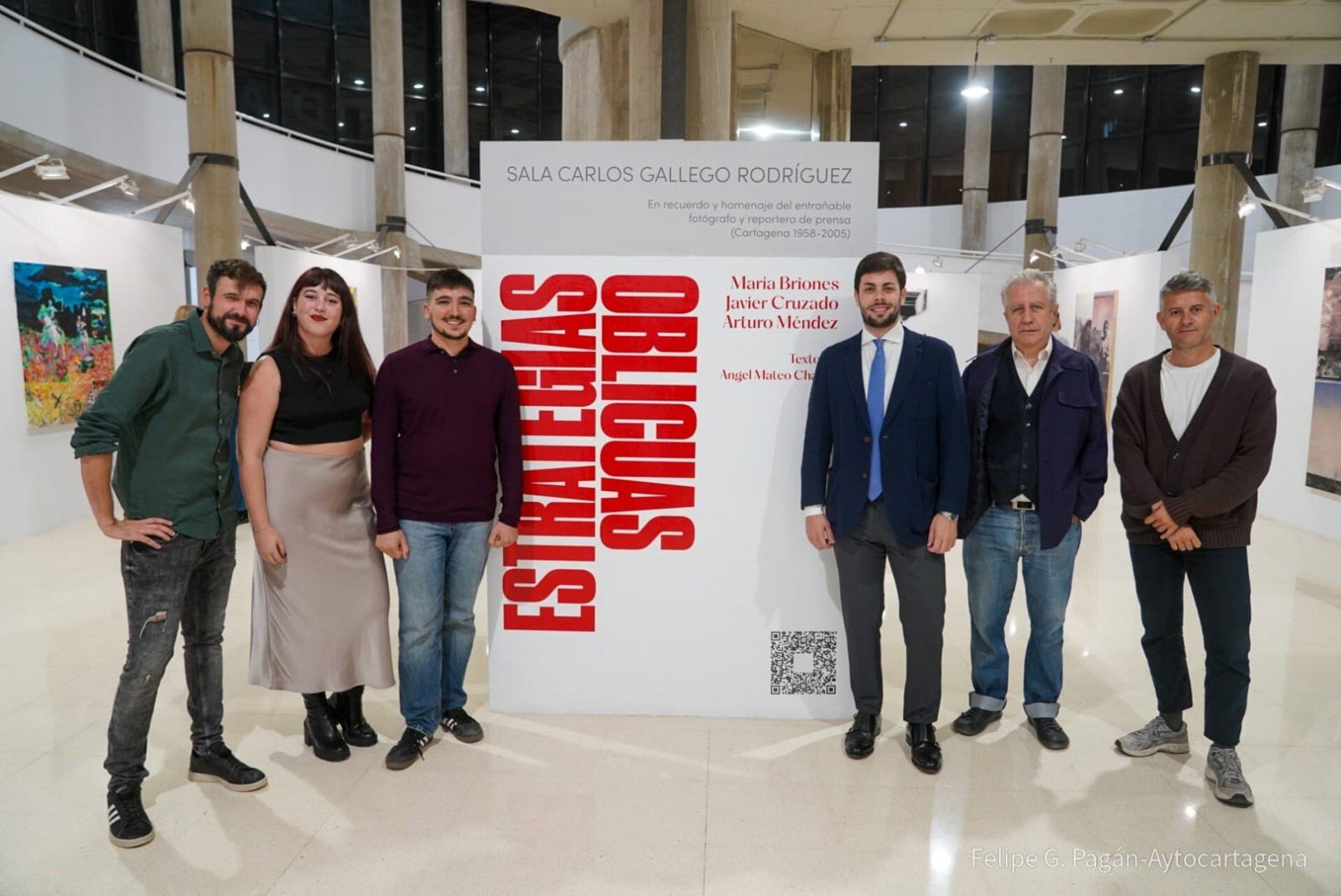Los artistas María Briones, Javier Cruzado y Arturo Méndez expusieron'Estrategias oblicuas' en el El Luzzy en 2024.
Cartagena tendrá una presencia destacada en la Semana del Arte de Madrid 2026 gracias a su participación en Hybrid Art Fair, una de las citas más relevantes del arte contemporáneo emergente a nivel nacional e internacional. La ciudad estará representada con un proyecto conjunto de Javier Cruzado, Arturo Méndez y María Briones, una propuesta comisariada por María Garberí de 2020 Studio y financiada por el Ayuntamiento de Cartagena.