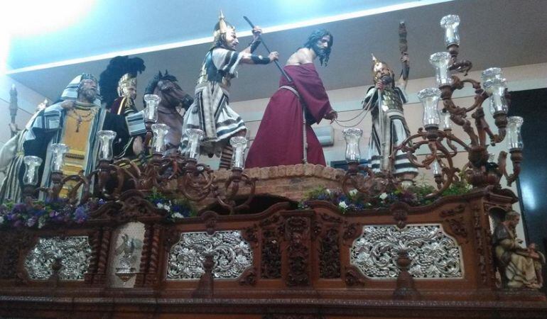 Paso de misterio de la Hermandad de La Milagrosa