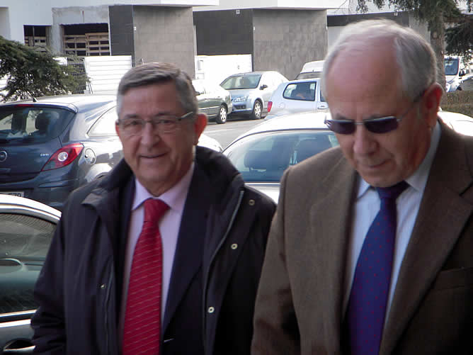 José Salvador del Campo y Guillermo Redón reconocen ante el juez haber llevado sobres cerrados al banco por orden de Fabra
