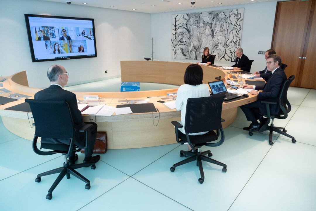 El presidente del Gobierno gallego, Alberto Núñez Feijóo, preside la reunión del Consello de la Xunta del 15 de mayo.