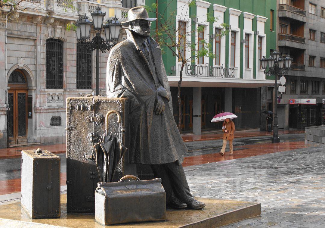 Plaza Porlier en la ciudad de Oviedo, ahora también Uviéu