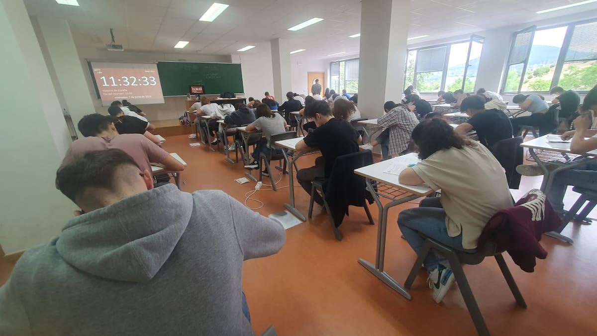 El alumno del Gil y Carrasco Unai García Pinto, mejor nota de la EBAU en la provincia de León con un 13,964 sobre 14