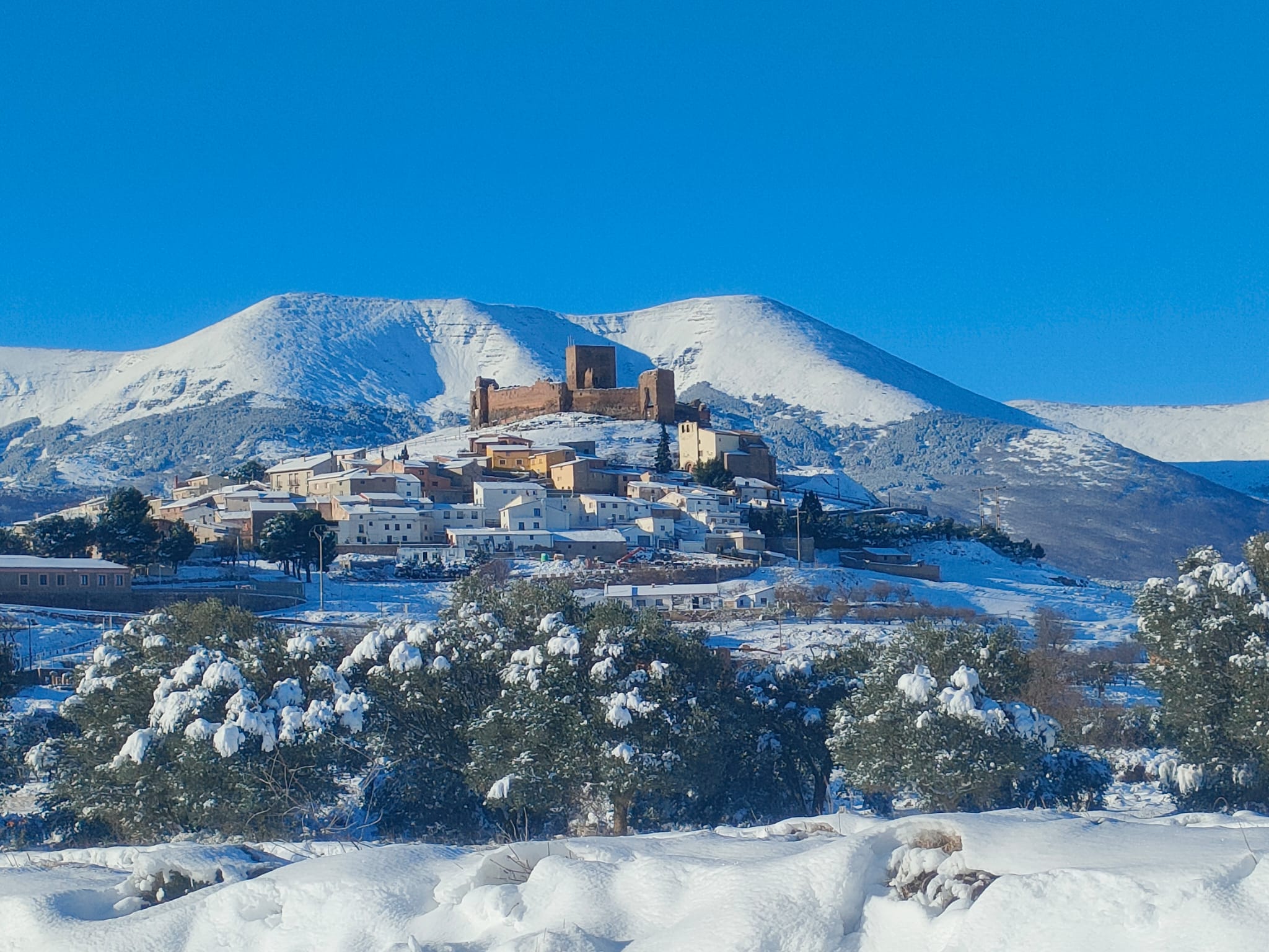 Imagen cedida por el Ayuntamiento de Trasmoz de la localidad nevada