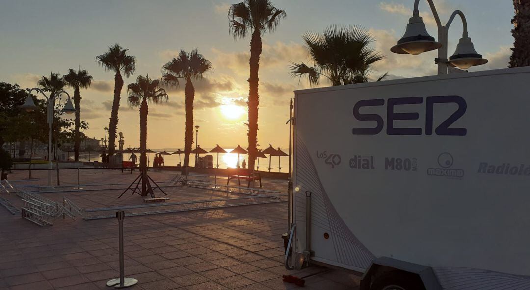 Imagen del amanecer en Los Narejos (Los Alcázares) a la llegada del equipo de La Radio Al Sol