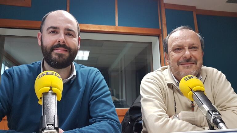 Julio Revuelta y Joaquín Rubio Soler en el estudio de La Ventana 