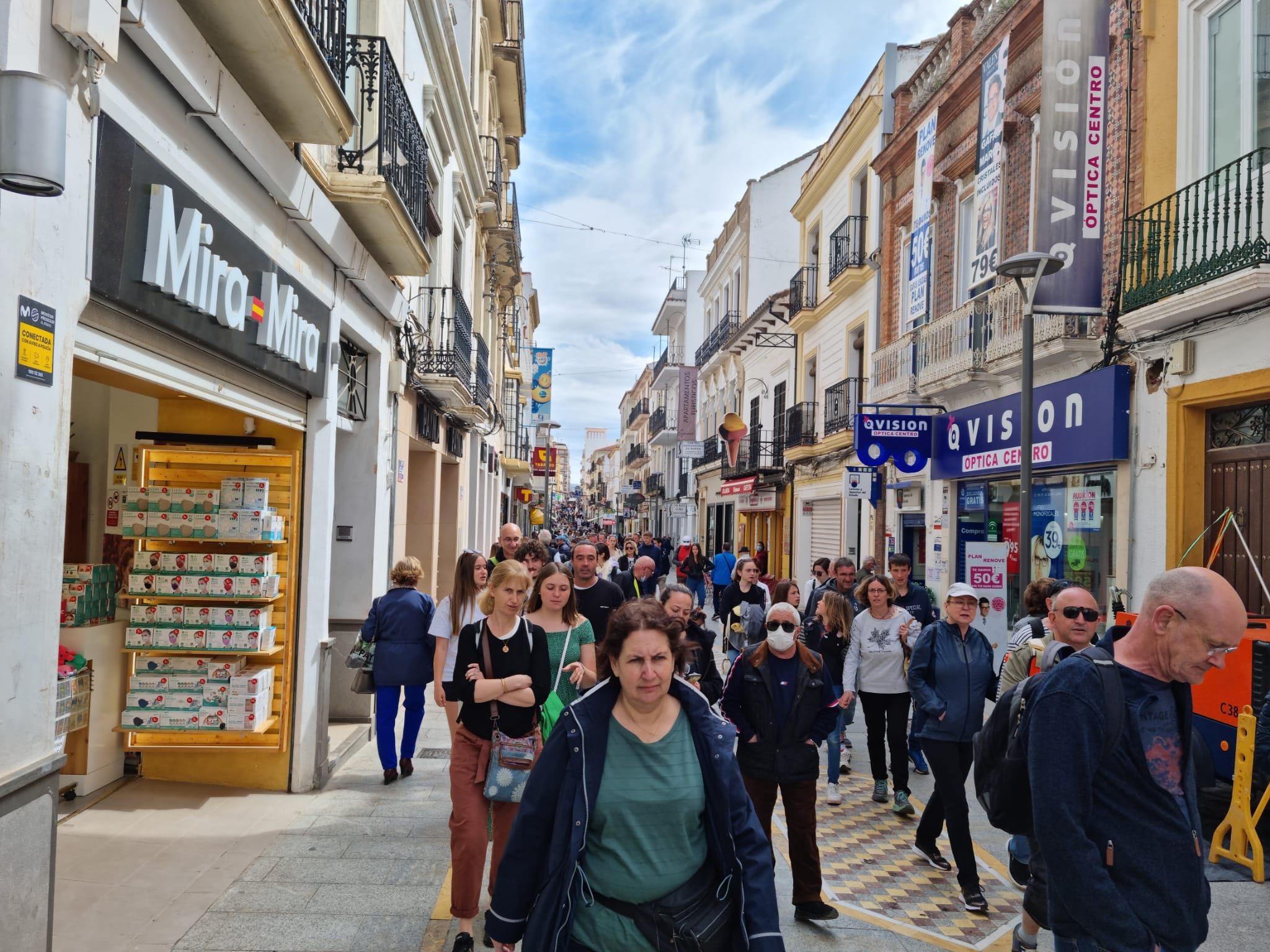 La popularmente conocida como calle de &#039;La Bola&#039; es la principal zona comercial de Ronda