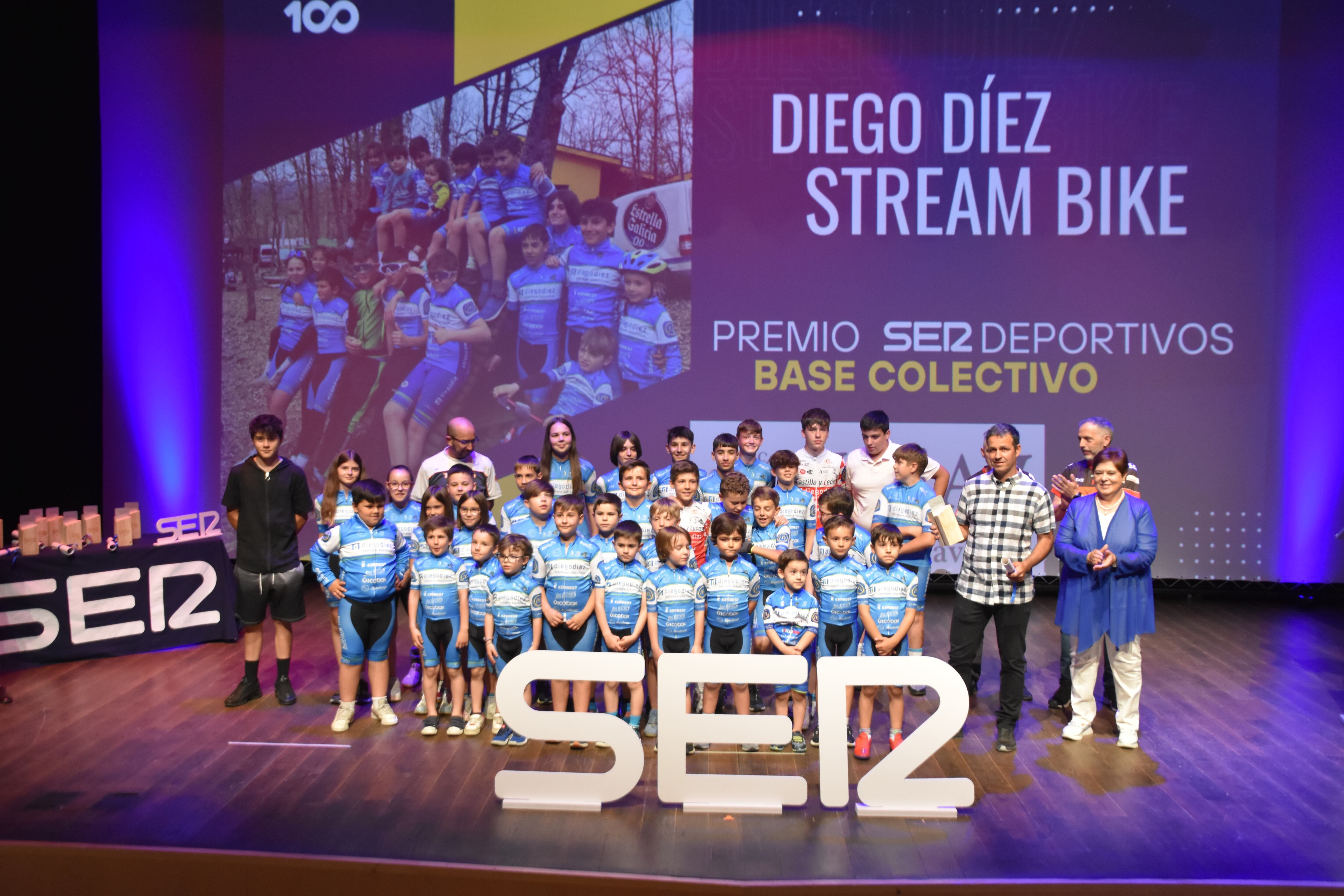 Los integrantes del CD Stream Bike-Escuela Diego Díez