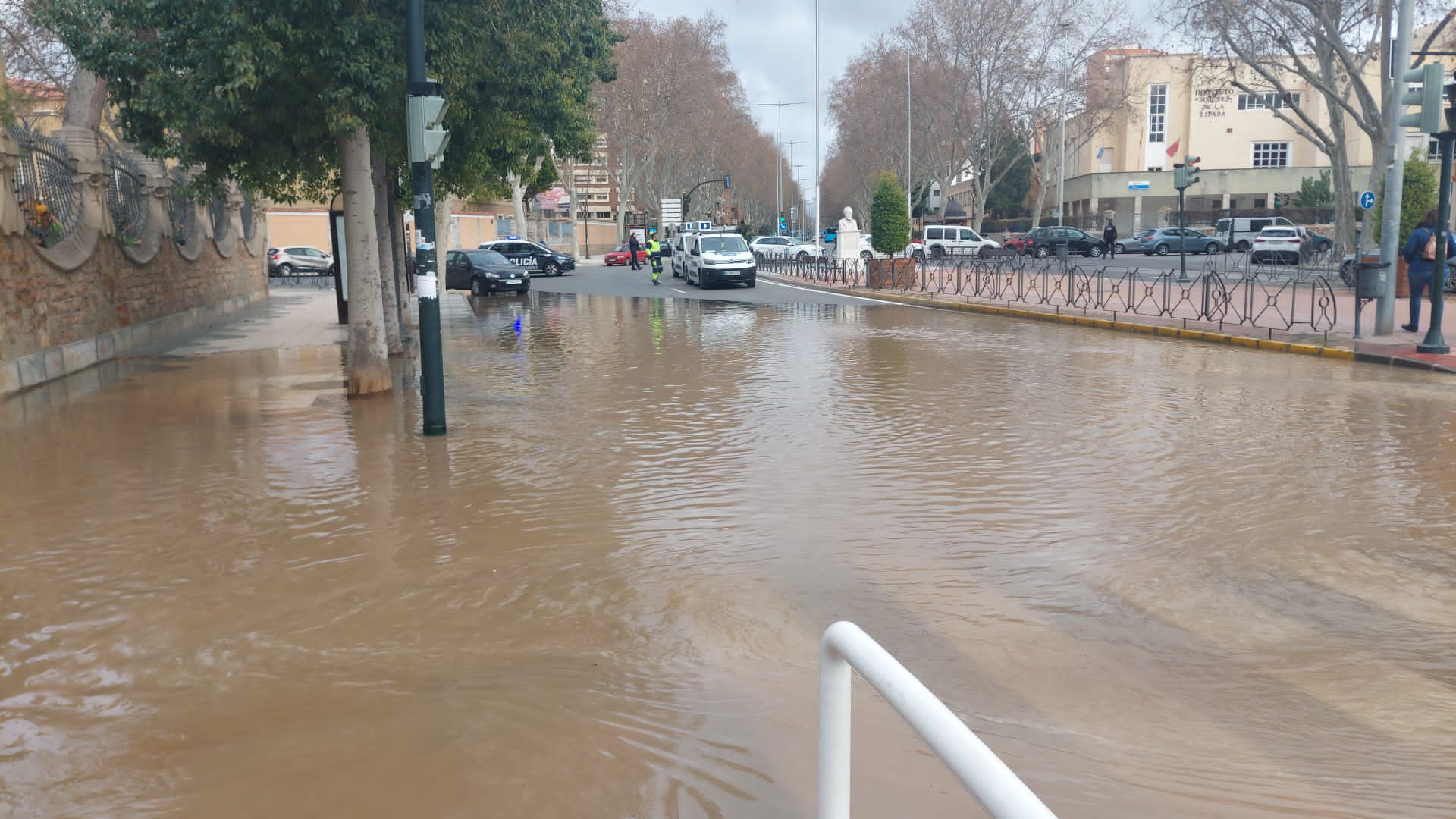 Zona afectada por la rotura de una tubería de agua potable en Cartagena