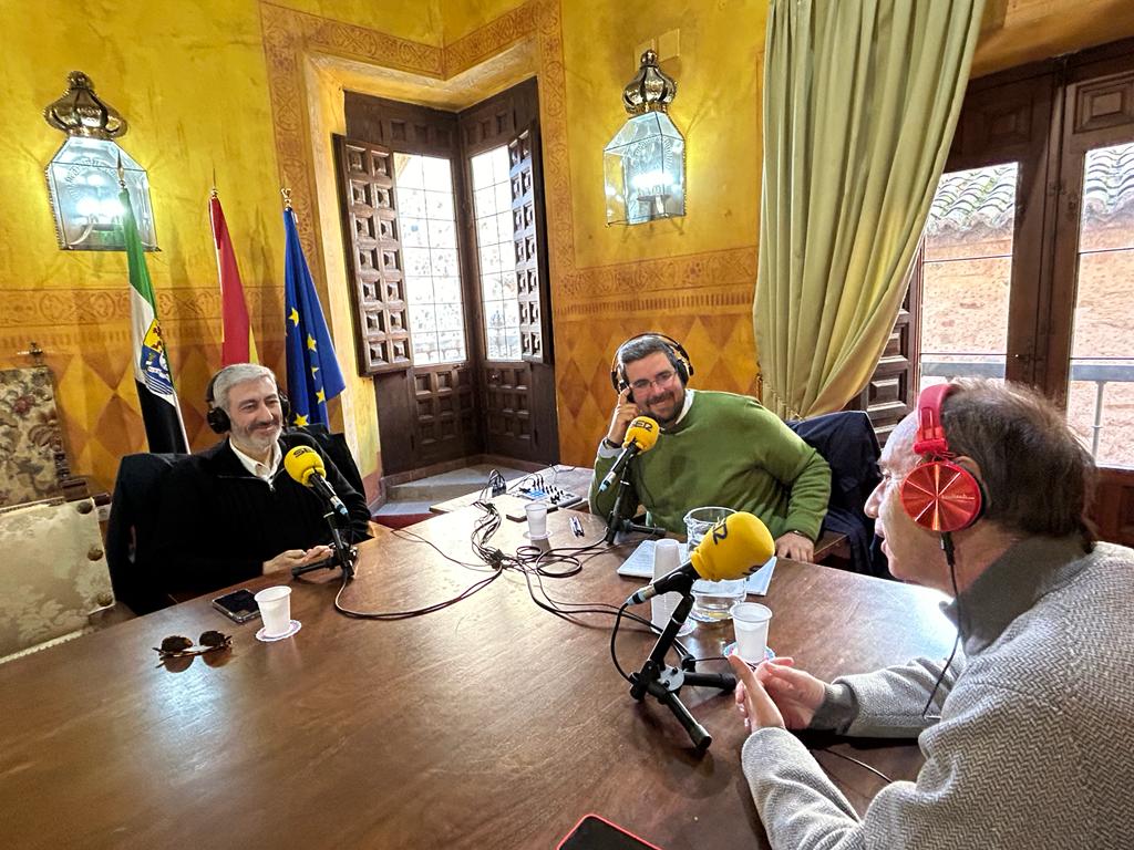 José Ramón Bello (izq), José Luis Hernández y Fernando Ayala (dcha) en un momento del programa