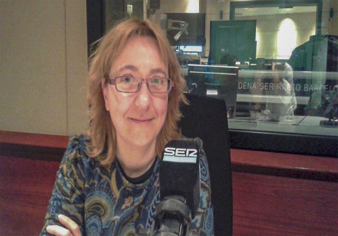 Marta Tafalla en los estudios de Cadena SER en Barcelona.
