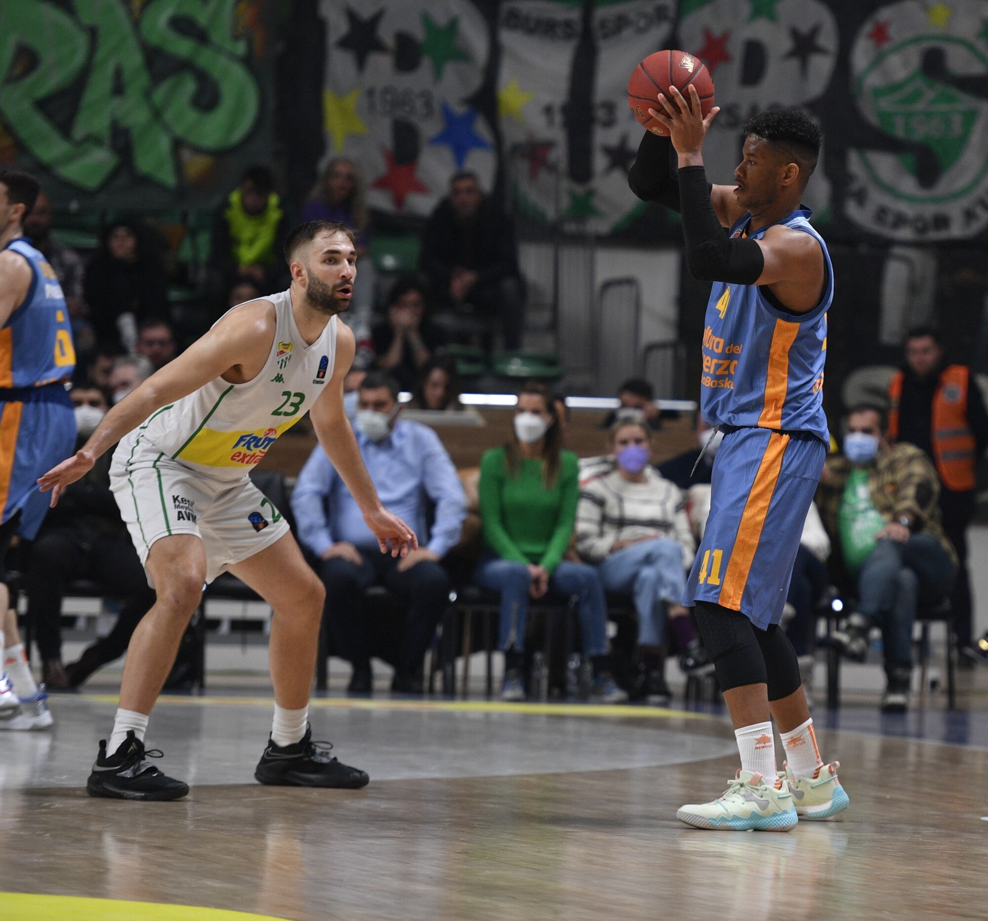 Jasiel Rivero, en Bursa