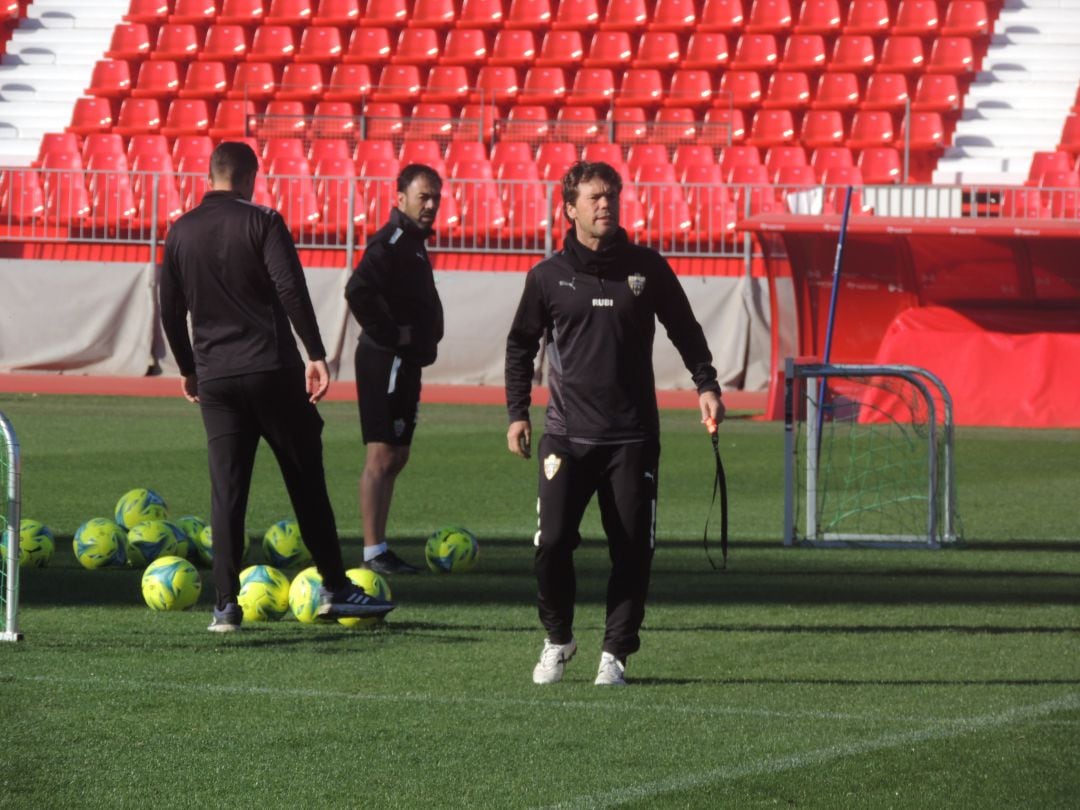 Rubi está viviendo una semana para el olvido en el Almería.