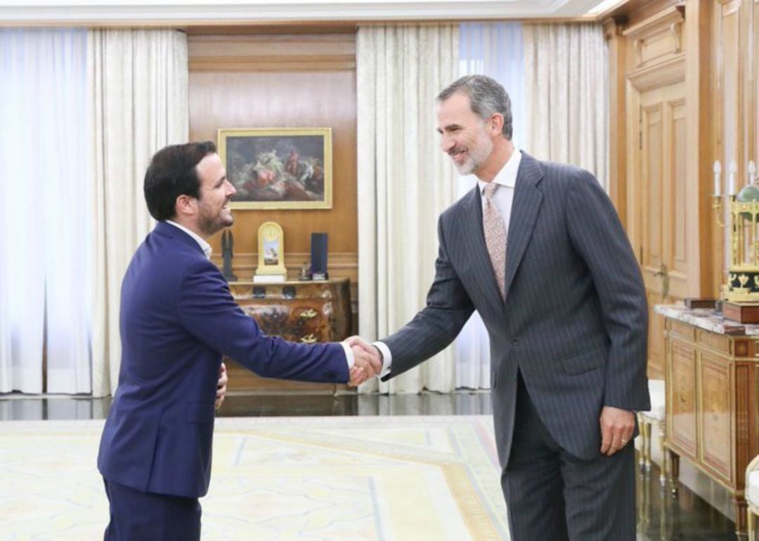 Alberto Garzón (IU), en su reunión con el rey Felipe VI.