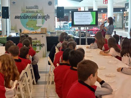 Desayuno saludable por el Día Mundial del Medio Ambiente en el Centro Comercial El Mirador