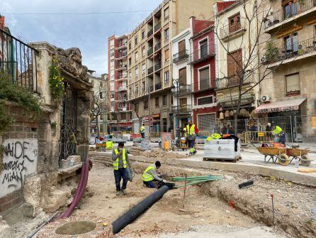 Obras de reurbanización del entorno del Mercado Central y de la Lonja