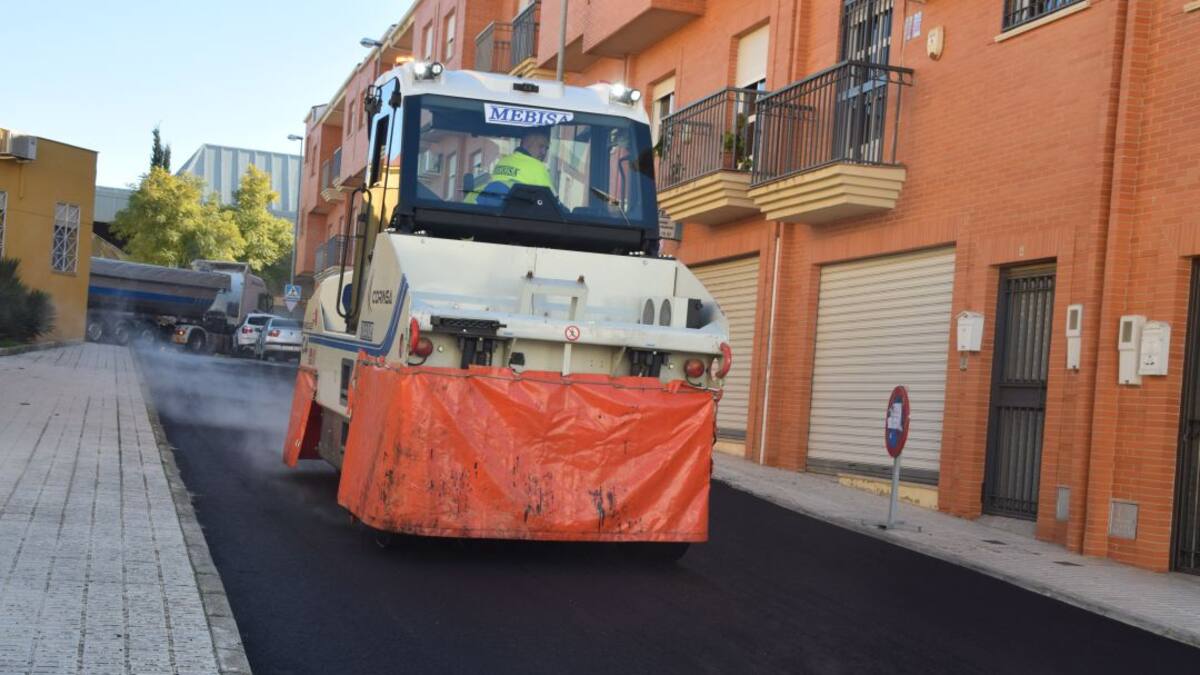 Comienzan las obras de asfaltado en Linares