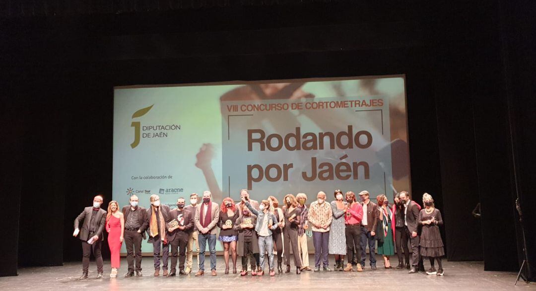 Foto de familia de la VIII edición del Concurso de Cortometrajes &#039;Rodando por Jaén&#039;.