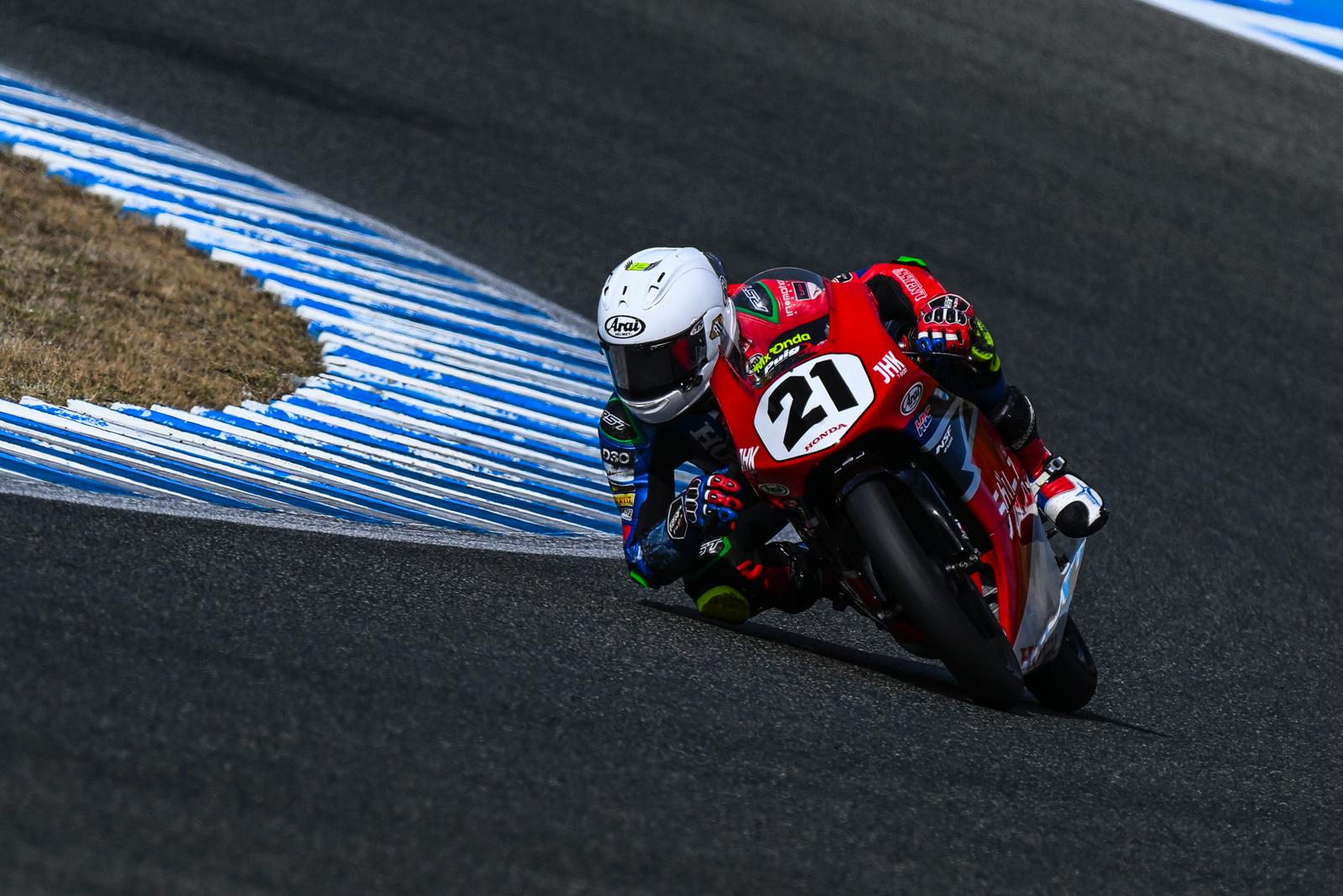 David Sánchez sobre su moto en el Circuito de Jerez