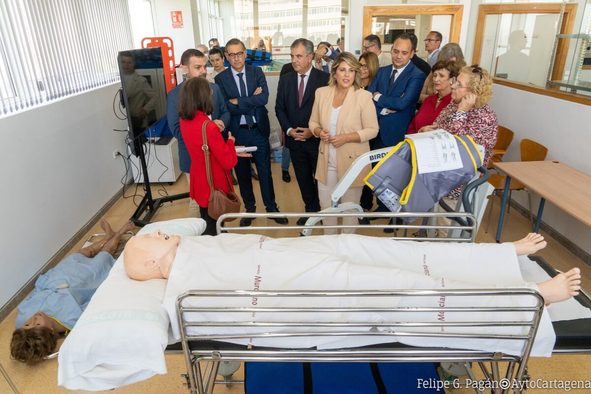 La alcaldesa celebra que los alumnos de Enfermería de Cartagena puedan cursar este periodo académico en su nueva sede de la UNED