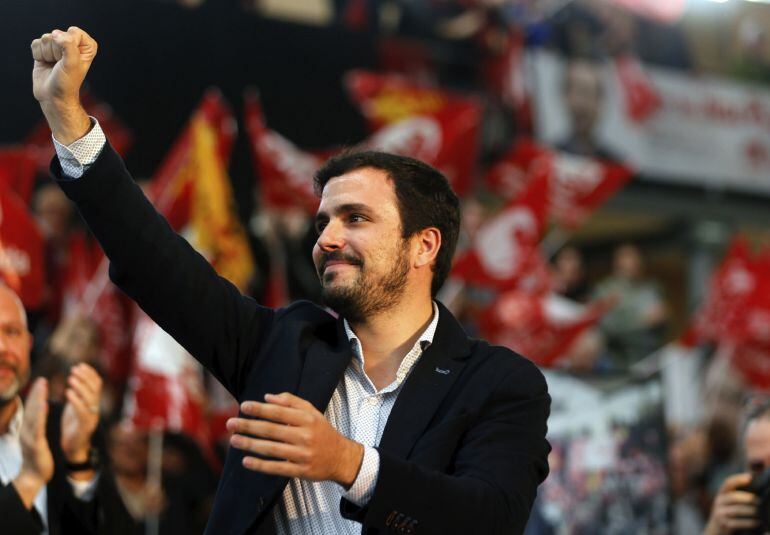  El candidato de IU a la Presidencia del Gobierno, Alberto Garzón, durante su intervención en el acto central de campaña de la coalición Esquerra Unida-UP en Valencia. 