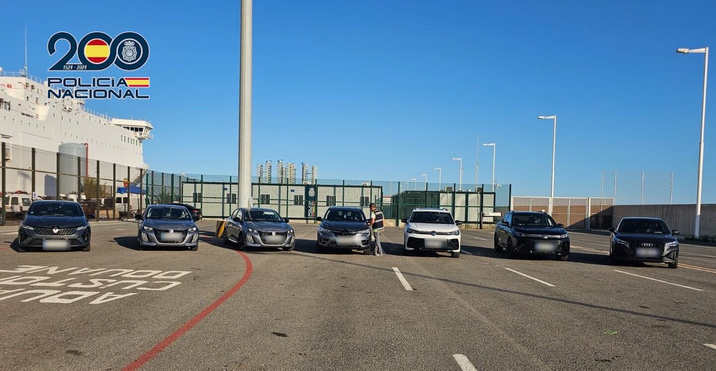 Vehículos robados en Francia e intervenidos en Alicante por la Policía Nacional cuando iban a ser embarcados en el ferry a Argelia