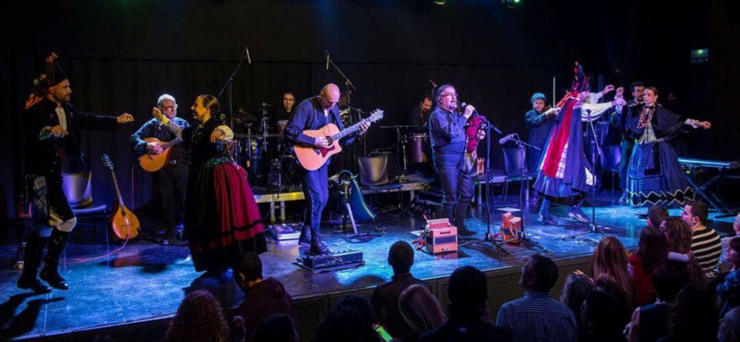 El grupo Luar Na Lubre actúa en el auditorio de la UC3M en Leganés