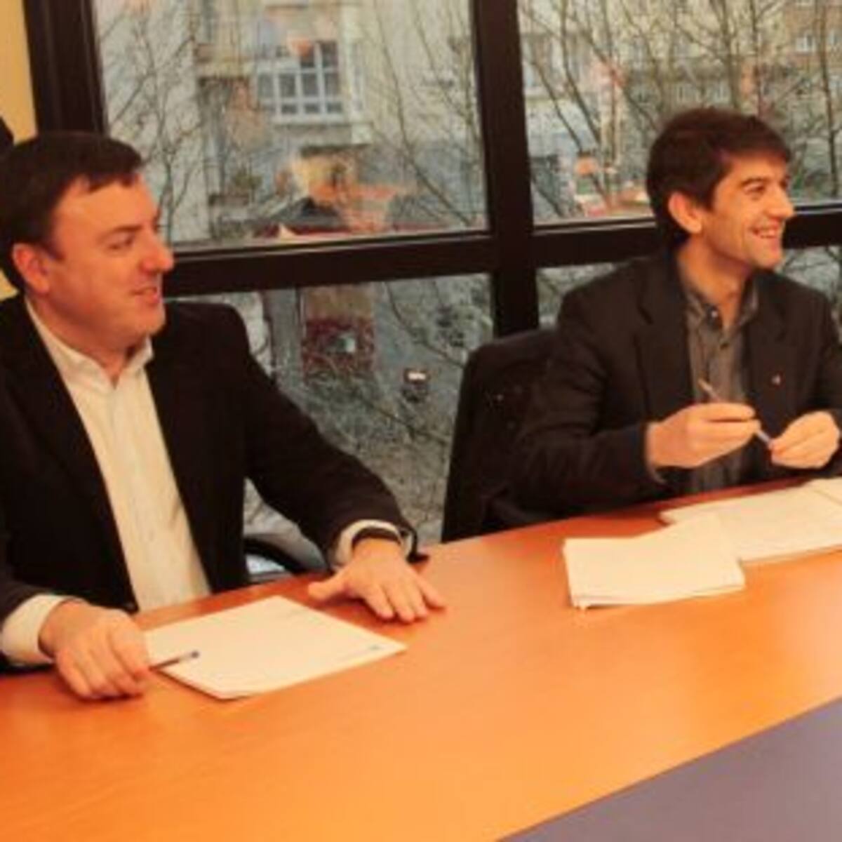 Rueda esquiva a los funcionarios de Justicia concentrados en Ferrol