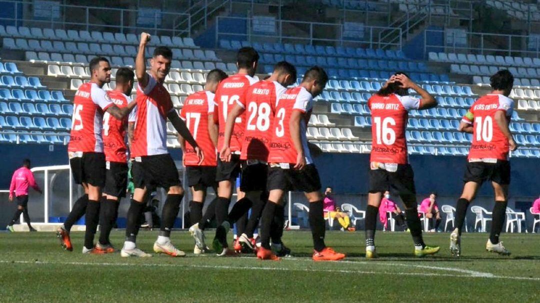 Los jugadores del Córdoba celebran el gol de la victoria