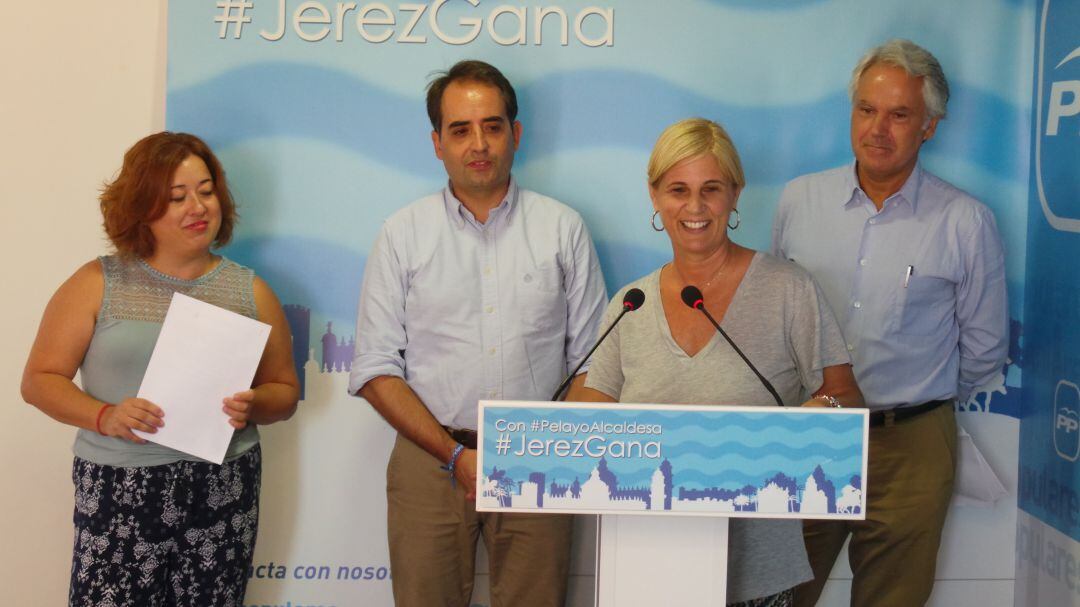 García Pelayo durante una rueda de prensa en la sede del PP   