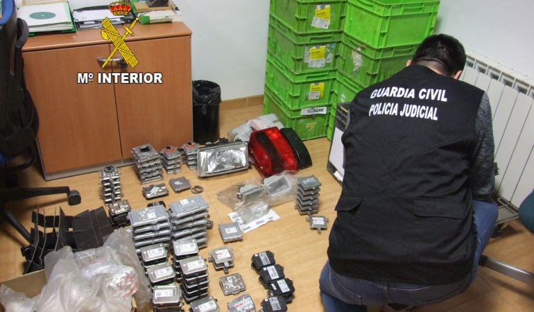 Material recuperado por la Guardia Civil