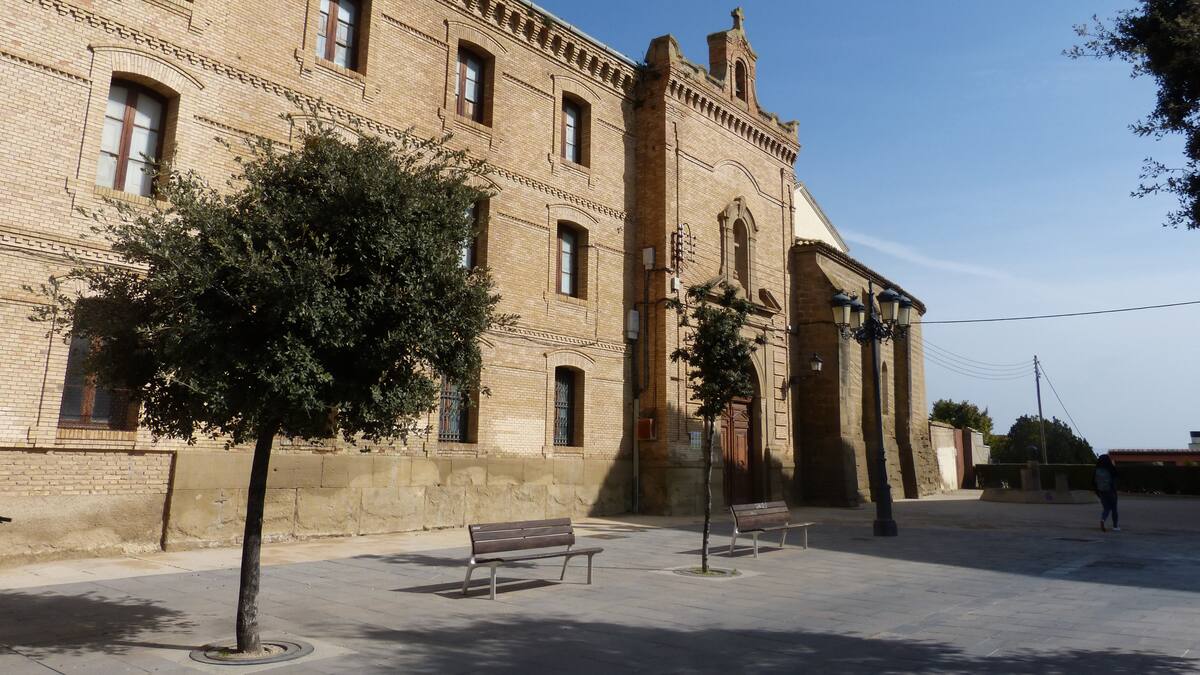 Un "abrazo" en defensa del mantenimiento del Seminario