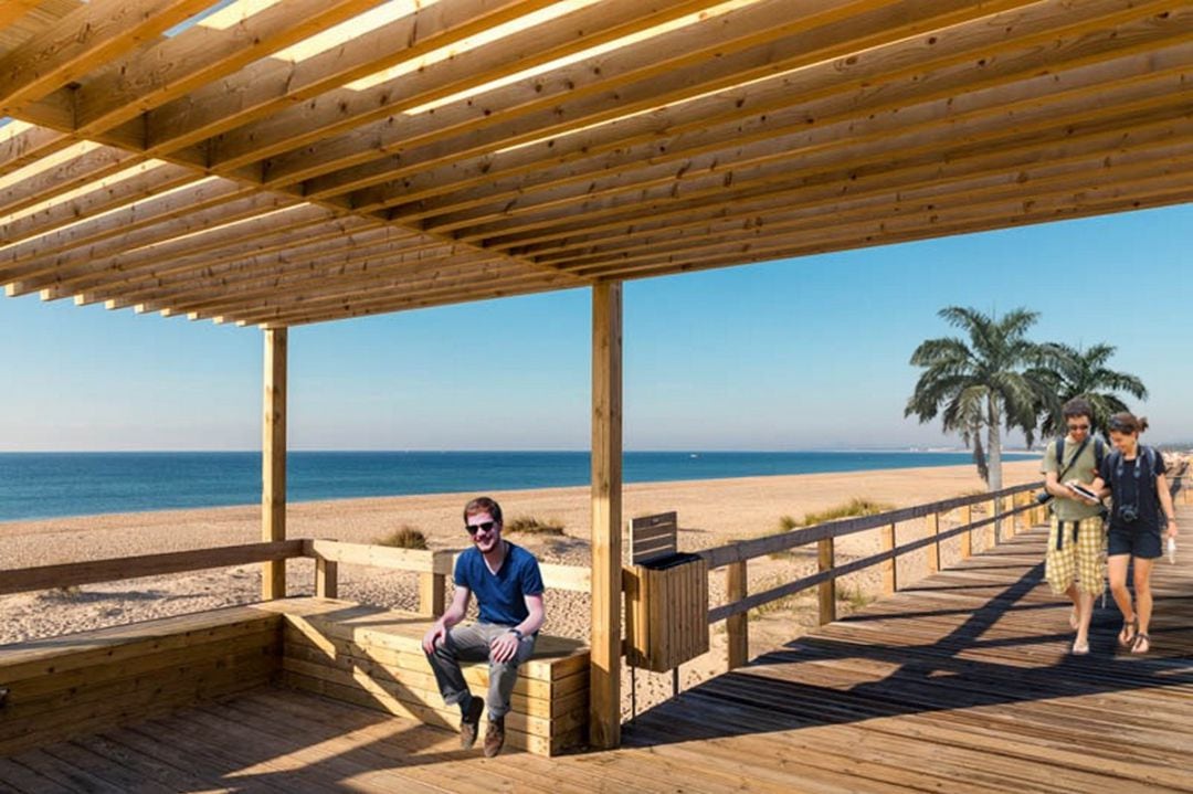 Simulación de un paseo de madera en Xeraco