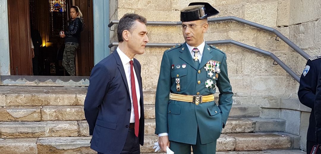 El subdelegado del Gobierno junto al teniente coronel de la Guardia Civil