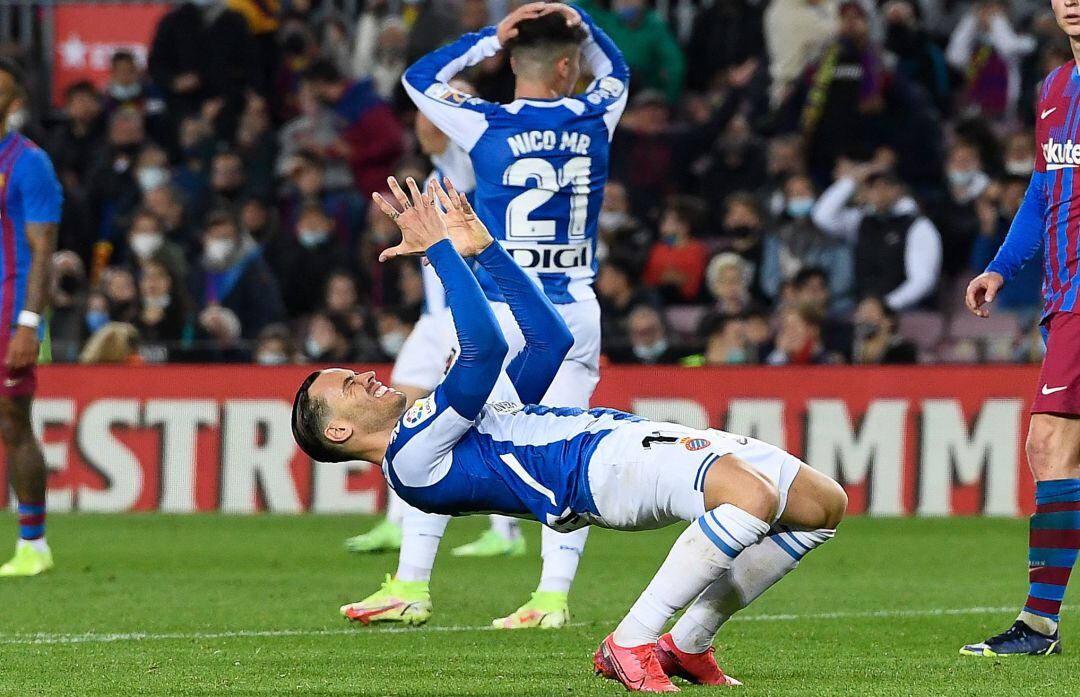 Raúl de Tomás lamentándose de una ocasión fallada