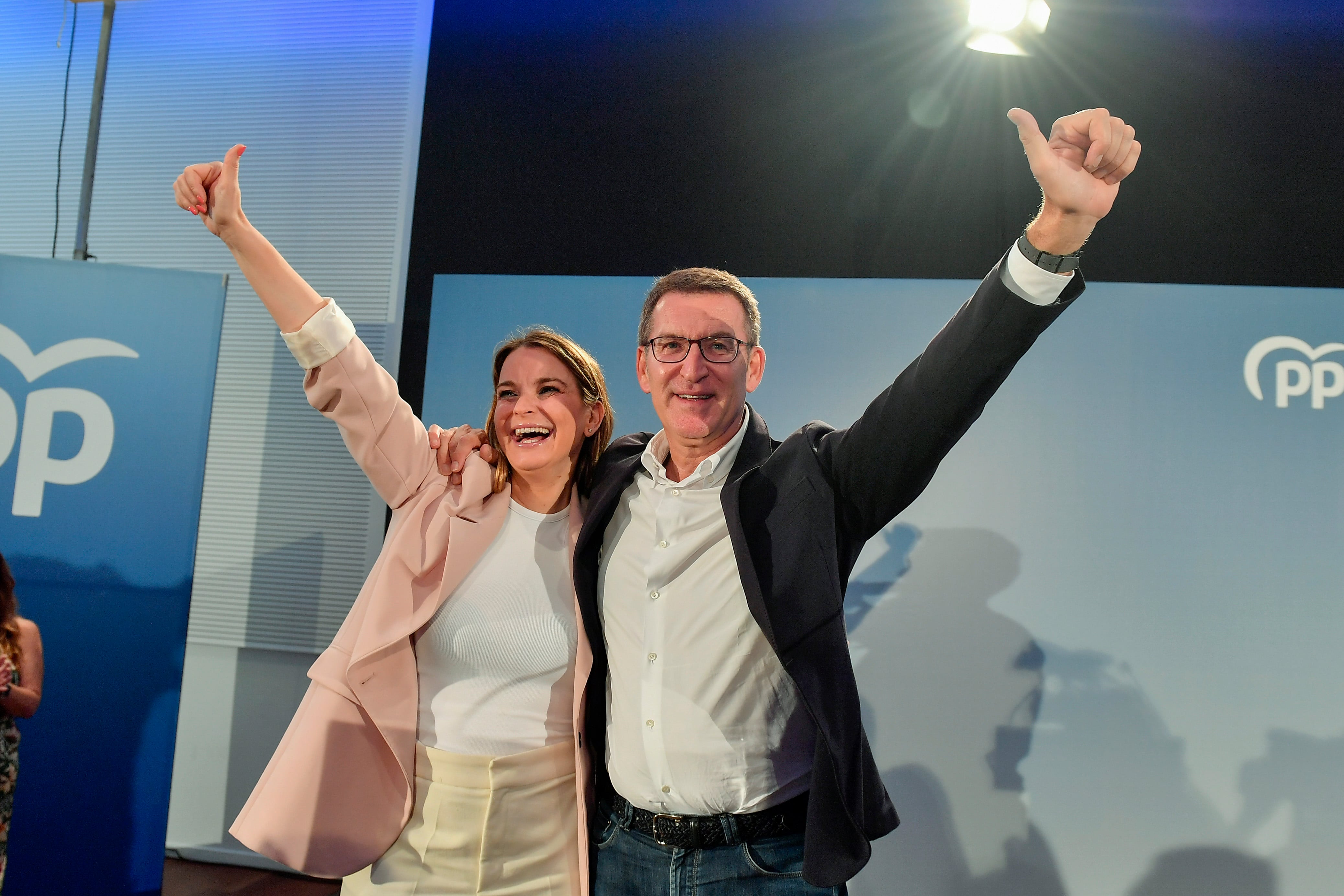 PALMA DE MALLORCA, 15/06/2023. La candidata al Govern Balear, Marga Prohens y el presidente del Partido Popular Alberto Nuñez Feijóo durante la reunión de la junta directiva del Partido Popular Balear este jueves en Playa de Palma.- EFE/MIQUEL A. BORRÁS
