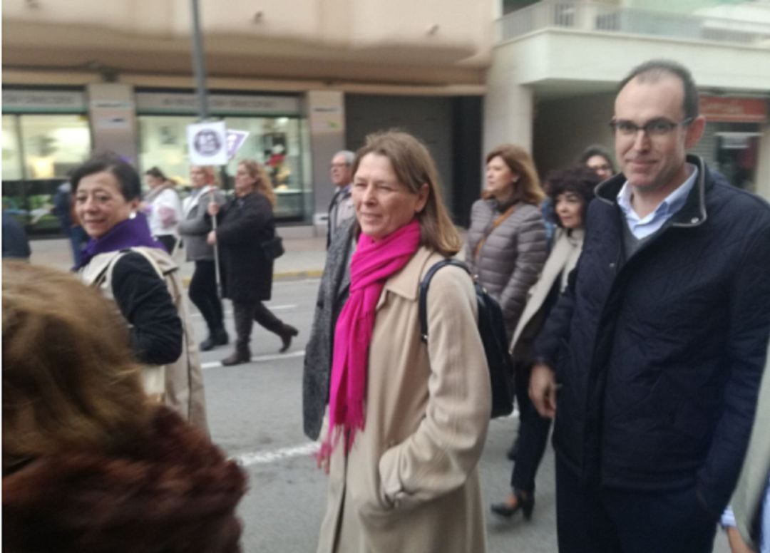 Virginia Marí junto al concejal Jacobo Varela