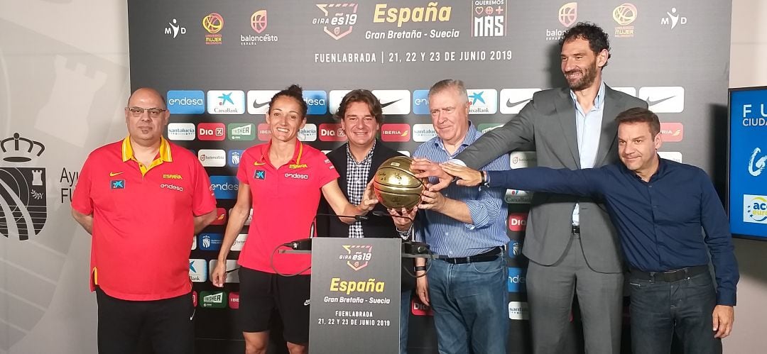 El alcalde de Fuenlabrada y el presidente de la Federación Española de Baloncesto Femenino han presentado hoy el Torneo preparatorio para el Eurobasket.