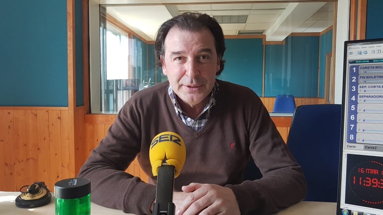 Francisco Rodríguez en el estudio de La Ventana de Cantabria 