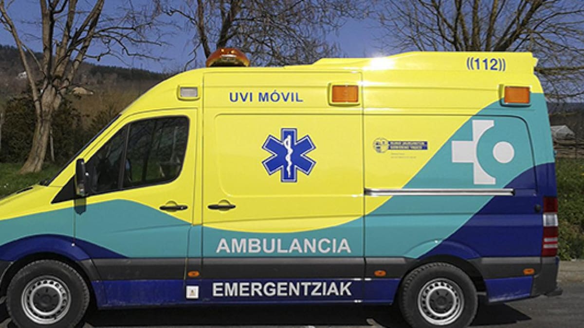 La plantilla de ambulancias de Gipuzkoa denuncia una publificación “a costa de despidos”
